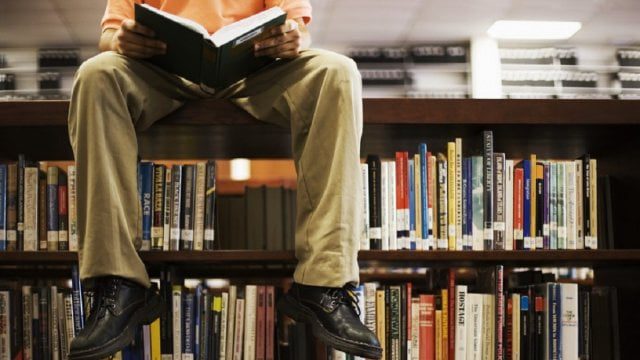 Як створити домашню книгозбірню?