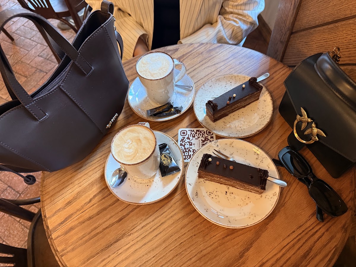 Вірменка — Cafe
